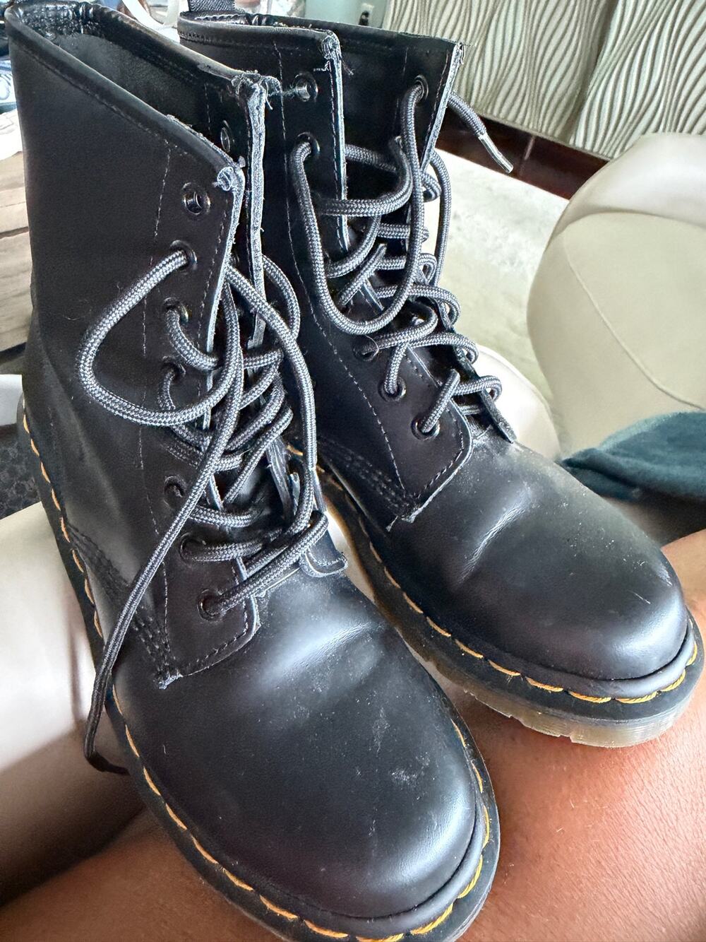 Dr. Martens 1460 Original Black Leather 8-Eye Lace Up Combat Boots Women's US 7